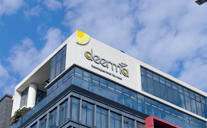 Aktueller Firmenfall über Ein großer Büroraum mit tausend Mitarbeitern, sofort "stille"?