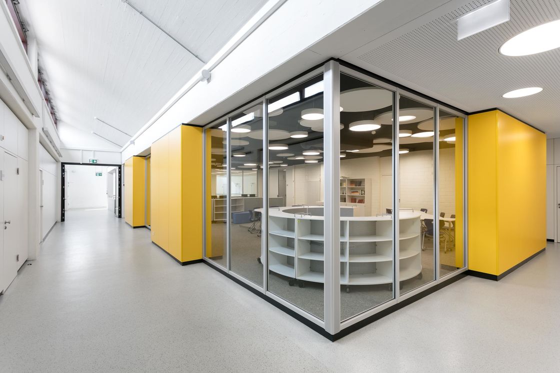 Fire-Resistant Glass Partition Wall with Aluminum Frame