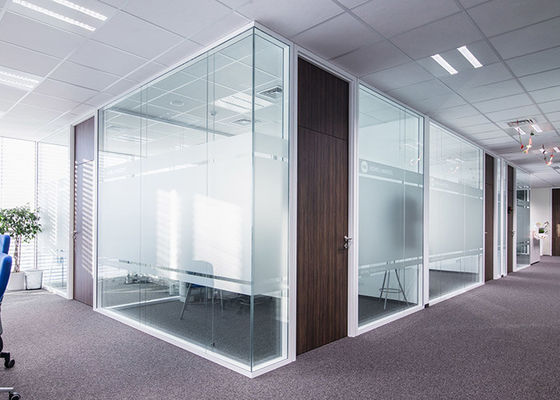 Modulare Trennwand für Büro gehärtetes Glas Massivwand weißer Farbrahmen