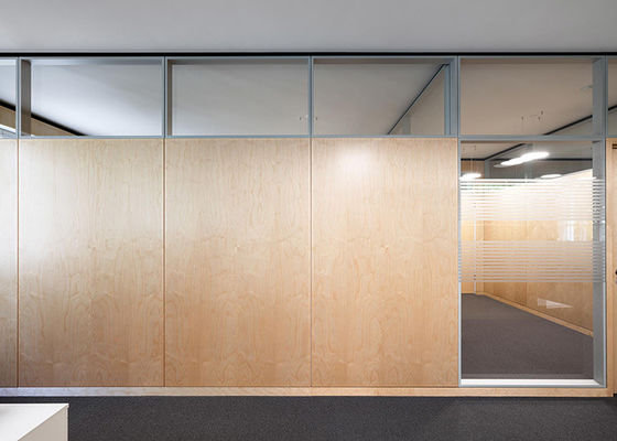 Verteilerwandsystem aus geschnittenem Festglas Stahlmelamin HPL mit Tür